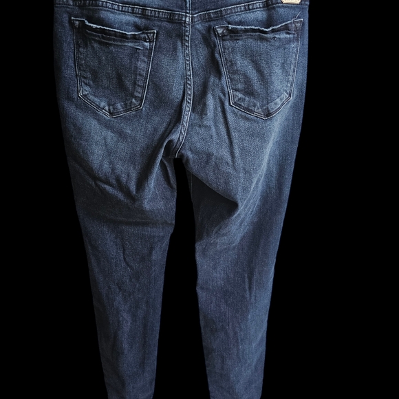 Distressed KanCan Jeans - Picture 6 of 7